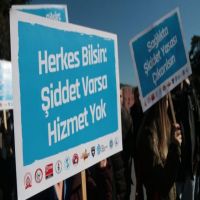 Urfa’da 40 kişilik grup, sağlık çalışanlarına saldırdı