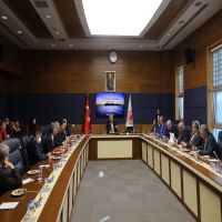 Bakan Ersoy'dan İzmirli vekillerle 'Çeşme Projesi' zirvesi