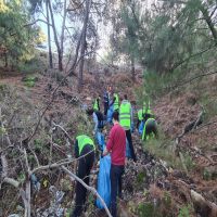 Çevreciler Karagöl mevkiini pırıl pırıl yaptı
