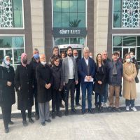 İzmirli depremzedeler isyan etti: Benzin döküp kendimizi mi yakalım?