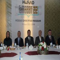 MÜSİAD İzmir’den iftar yemeği