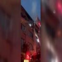 Karabük'te çatı katında yangın çıkan binada hasar oluştu