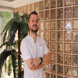 Op. Dr. Hasan Yıldız