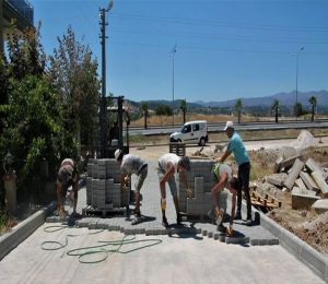 MENDERES’İN YOLLARINA İNCE DOKUNUŞ