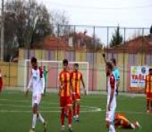 3. Lig: Karşıyaka: 3 İçel İdman Yurdu: 1