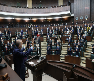 AK Parti grup toplantısı iptal edildi