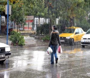 Aydın'da sağanak yağış etkisini sürdürüyor