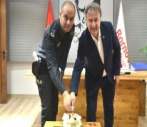 Başkan İduğ’dan Emniyet Müdürü Şahin’e “Hoş geldiniz pastası”       