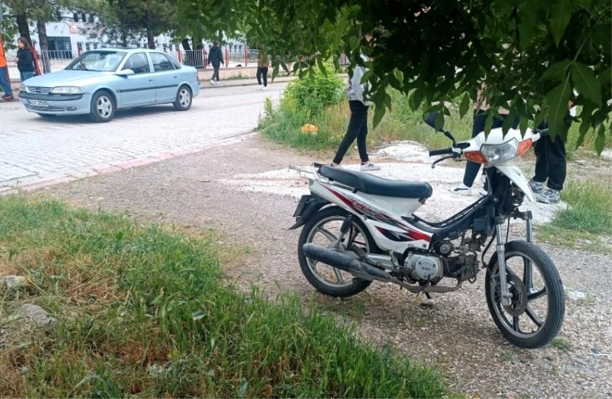 Kütahya'da motosiklet ile otomobil çarpıştı: 1 yaralı
