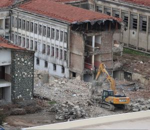 Buca Cezaevi’nin yıkımı ne zaman bitecek?