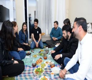 CHP'li Yücel'den gençlerle iftar buluşması: Moral verdik, moral bulduk
