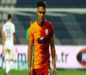 Galatasaray'da Falcao kabusu! 2 ay sonra sahalara dönen golcü, yeniden sakatlandı