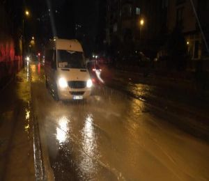 İzmir'de sağanak etkili oldu