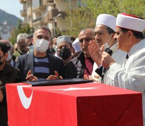 İzmir şehidini ebediyete uğurladı