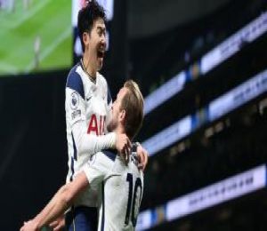 Londra derbisinde Tottenham, sahasında Arsenal'i mağlup etti