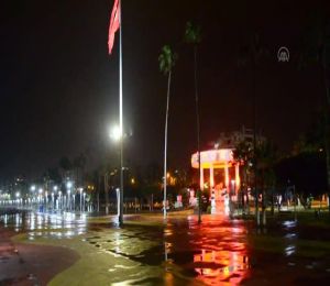 Sokağa çıkma kısıtlamasıyla cadde ve sokaklar sessizliğe büründü