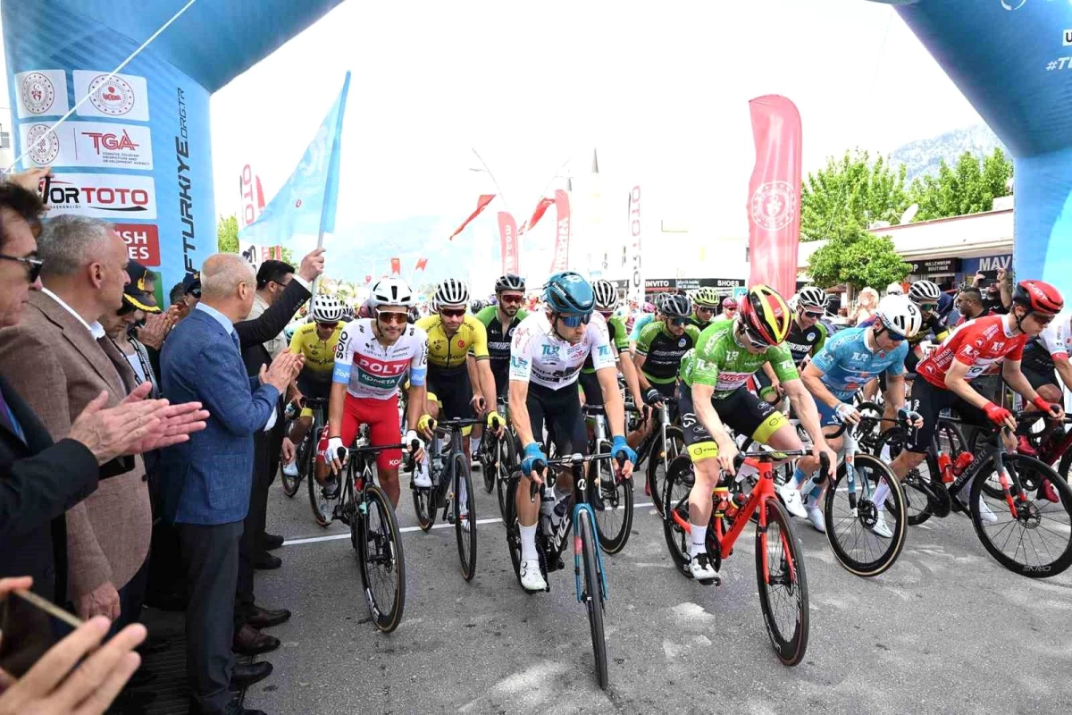 59. Cumhurbaşkanlığı Türkiye Bisiklet Turu Kemer-Kaş etabı başladı