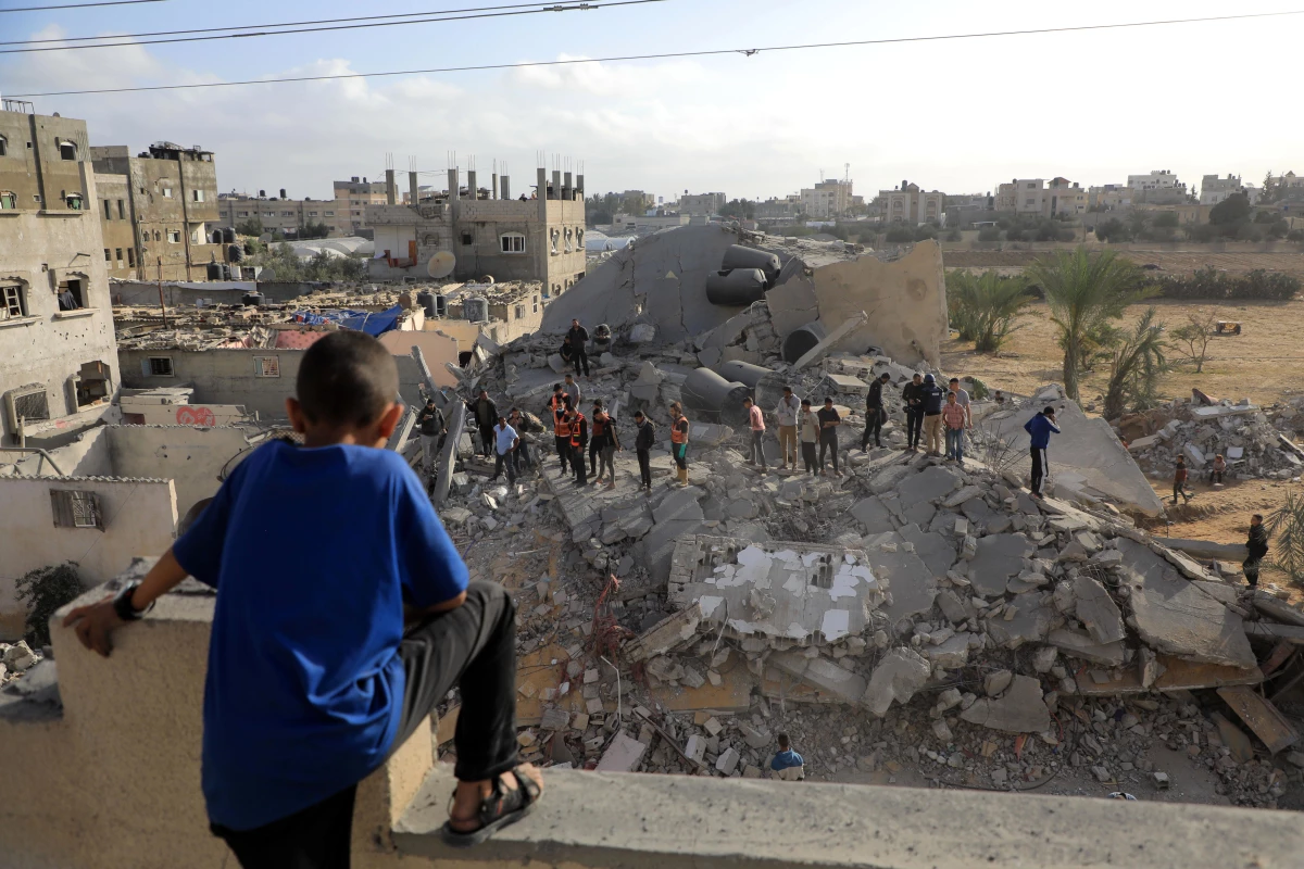 Gazze'deki İsrail saldırılarında ölen Filistinlilerin sayısı 34.097'ye yükseldi