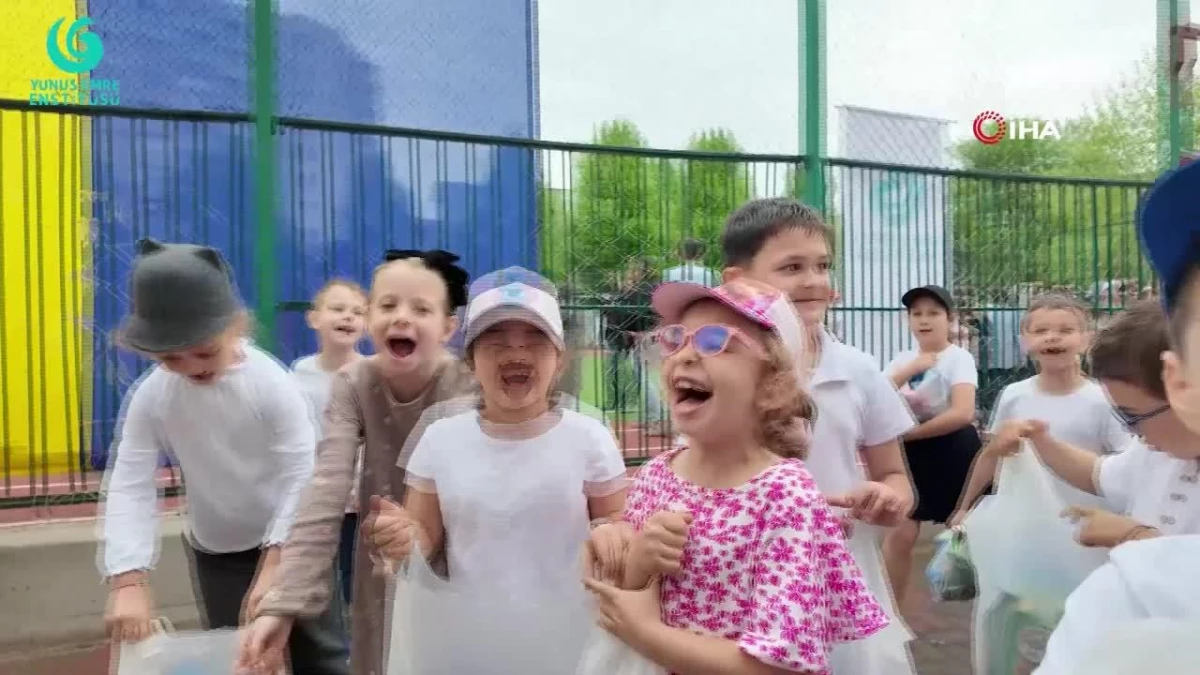 Romanya'da çocuklar 23 Nisan'ı coşkuyla kutladı