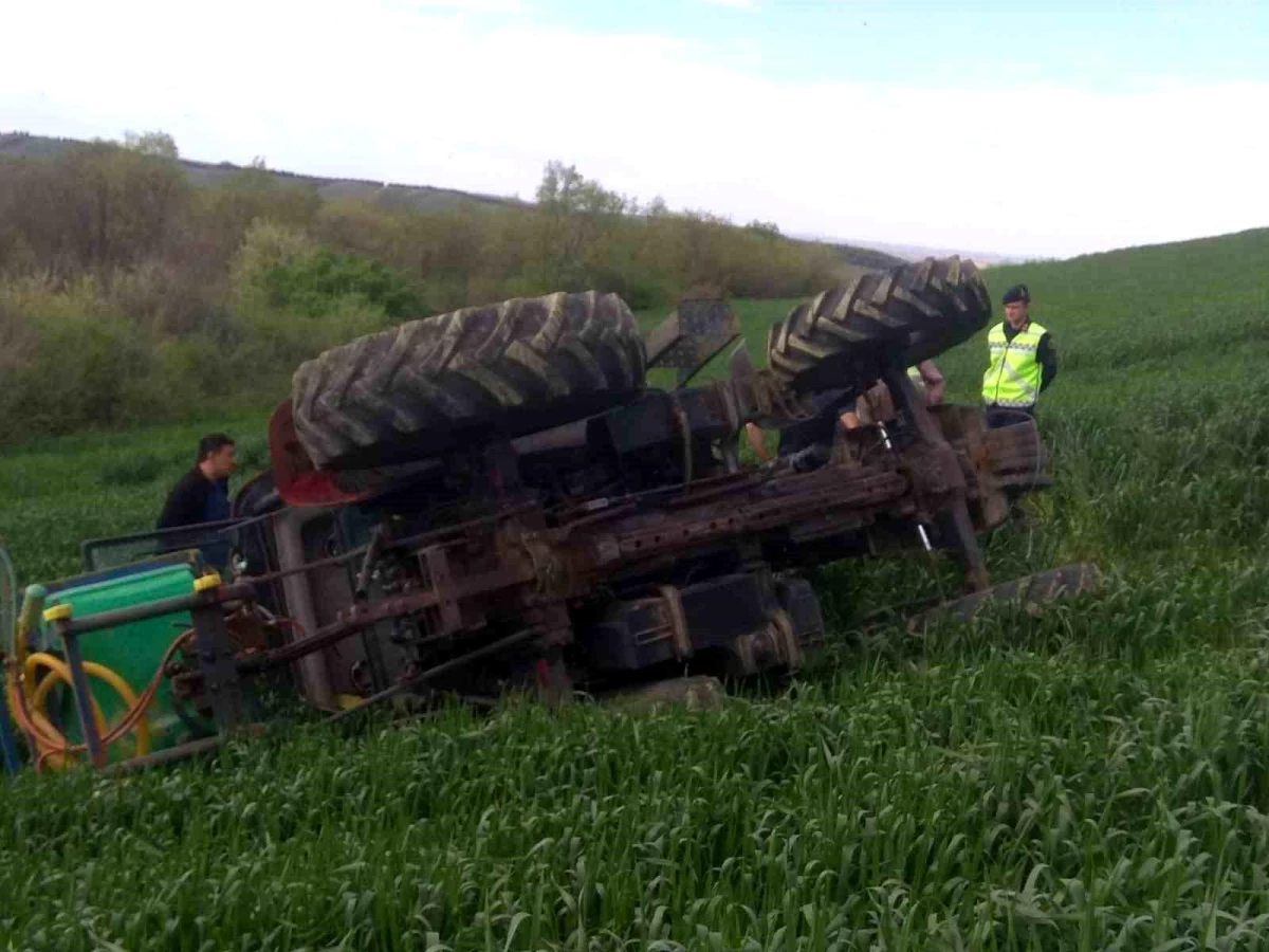 Edirne'de Tarlada İlaçlama Yapan Çiftçi Traktörün Altında Hayatını Kaybetti