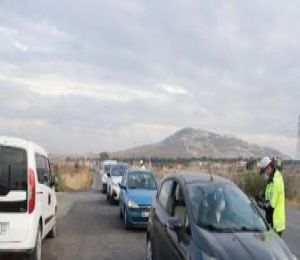 Son dakika haberi | İzmir'de sokağa çıkma kısıtlaması öncesi trafik yoğunluğu yaşandı