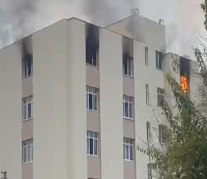 İzmir'de eski yurt binasında korkutan yangın