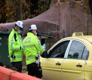 Son dakika haberi | Polis tek tek durdurup kontrol etti, kış lastiği takmayan sürücüler ceza yedi