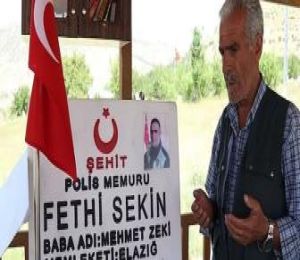 Şehit polis memuru Fethi Sekin'in babası kalp krizi geçirdi