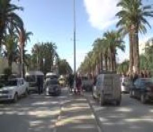Tunus'ta eski rejim döneminin mağdurları tazminat talebiyle gösteri düzenledi
