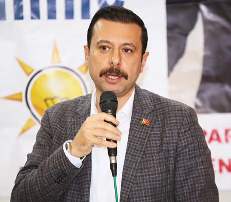 AK Partili Kaya'dan Soyer'e heykel tepkisi: Bir heykel de Buca Metrosu için yapsın