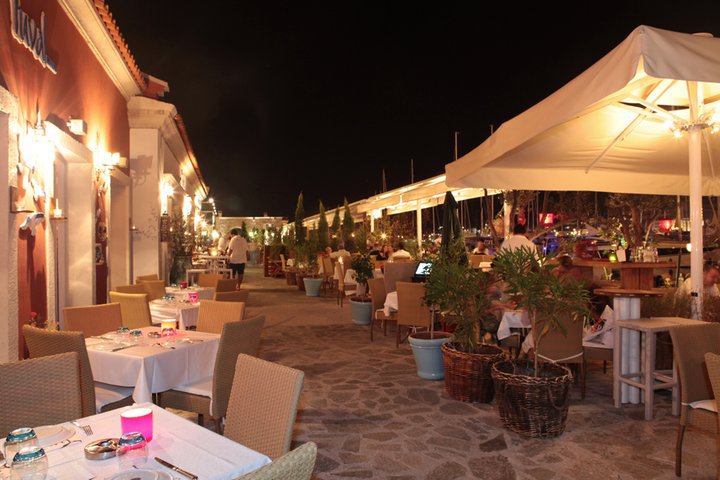 Tuval Çeşme Marina Fotoğrafları
