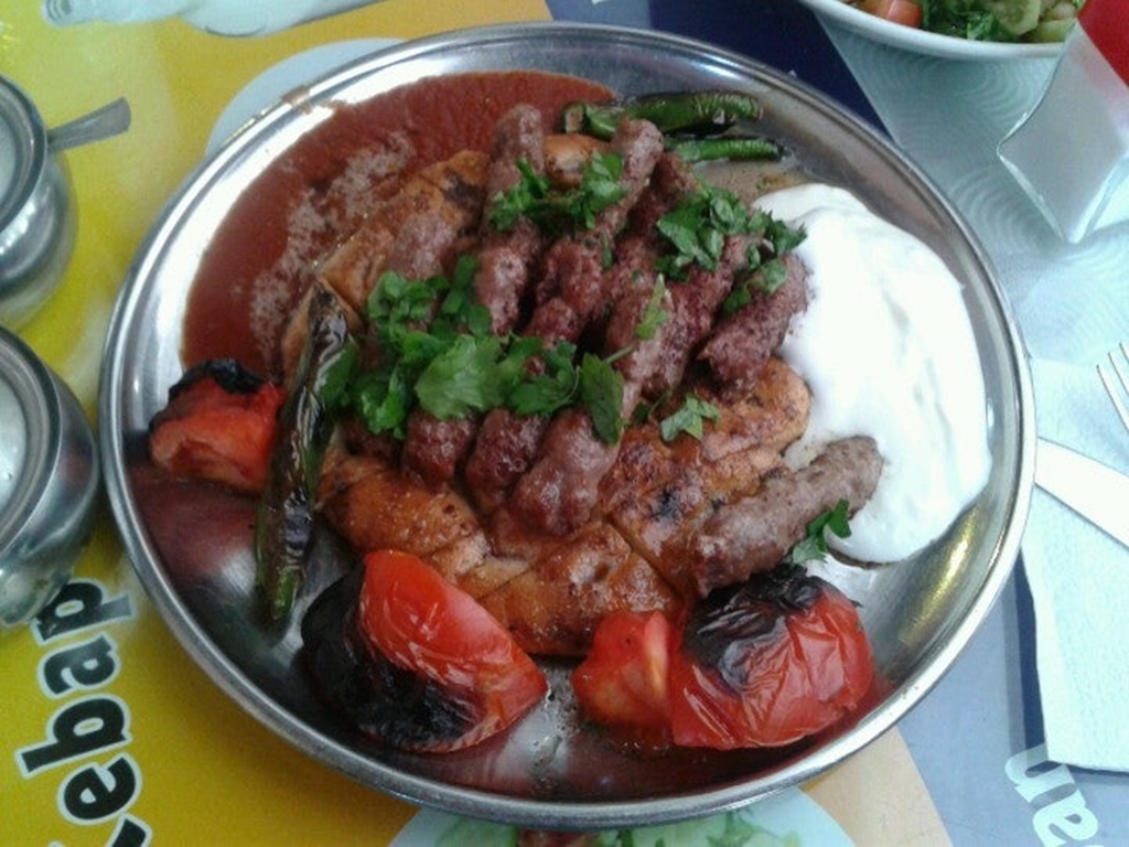 Doyuran Manisa Kebabı Fotoğrafları