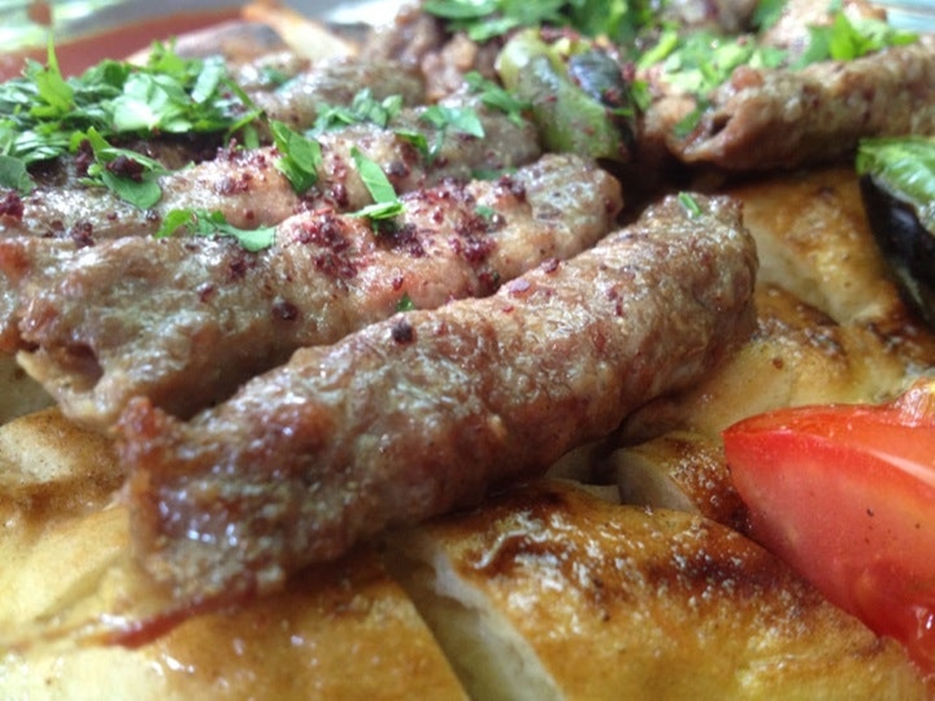 Doyuran Manisa Kebabı Fotoğrafları