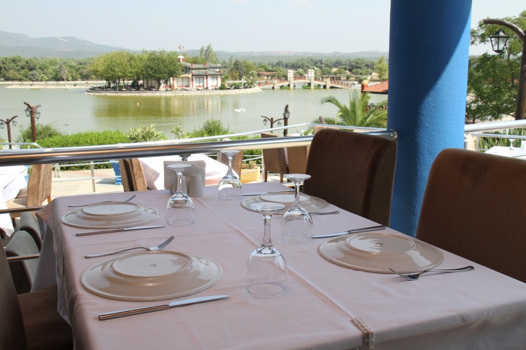Göl Restoran Fotoğrafları