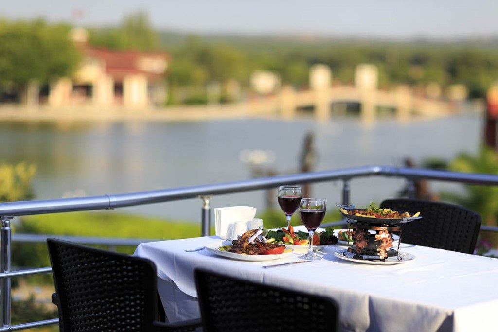 Göl Restoran Fotoğrafları