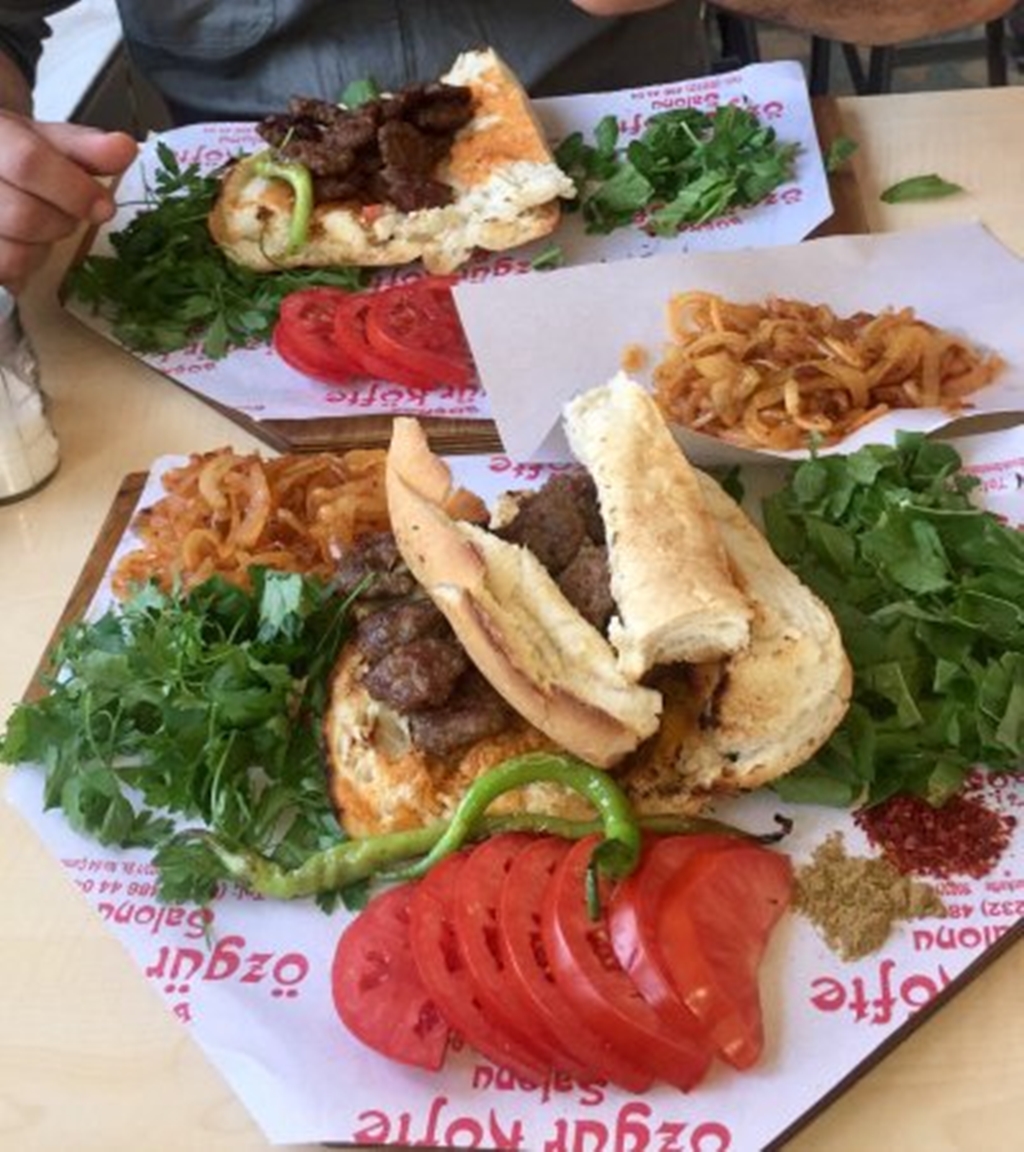 Boşnak Özgür Köfte Salonu Fotoğrafları