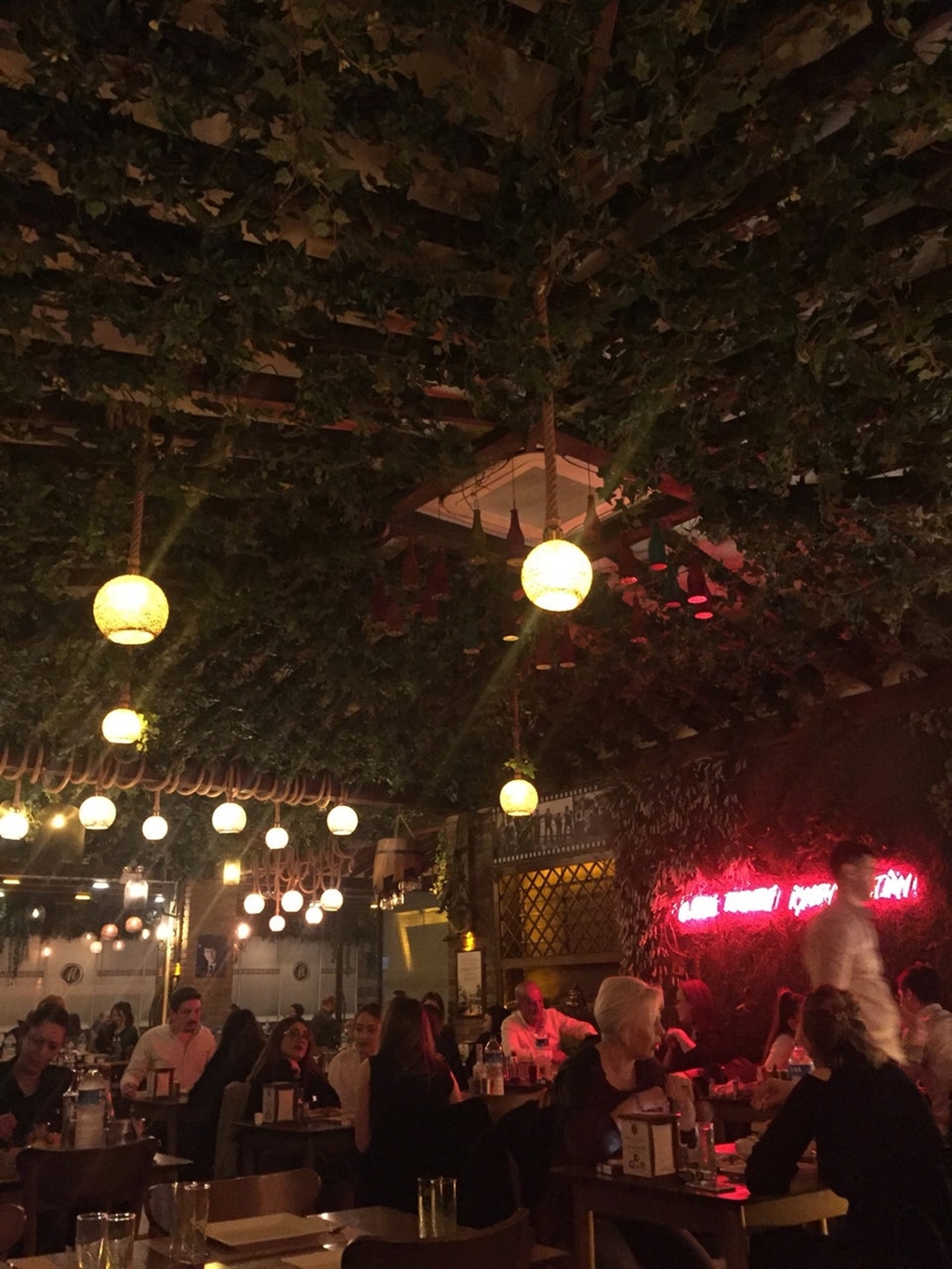 Muzom Restoran Fotoğrafları