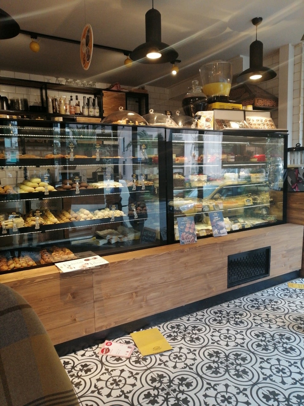 Alsancak Unlu Mamüller Bornova Fotoğrafları