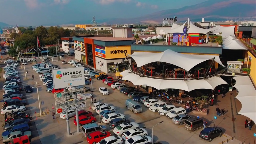 Novada Menemen Alışveriş Merkezi Fotoğrafları