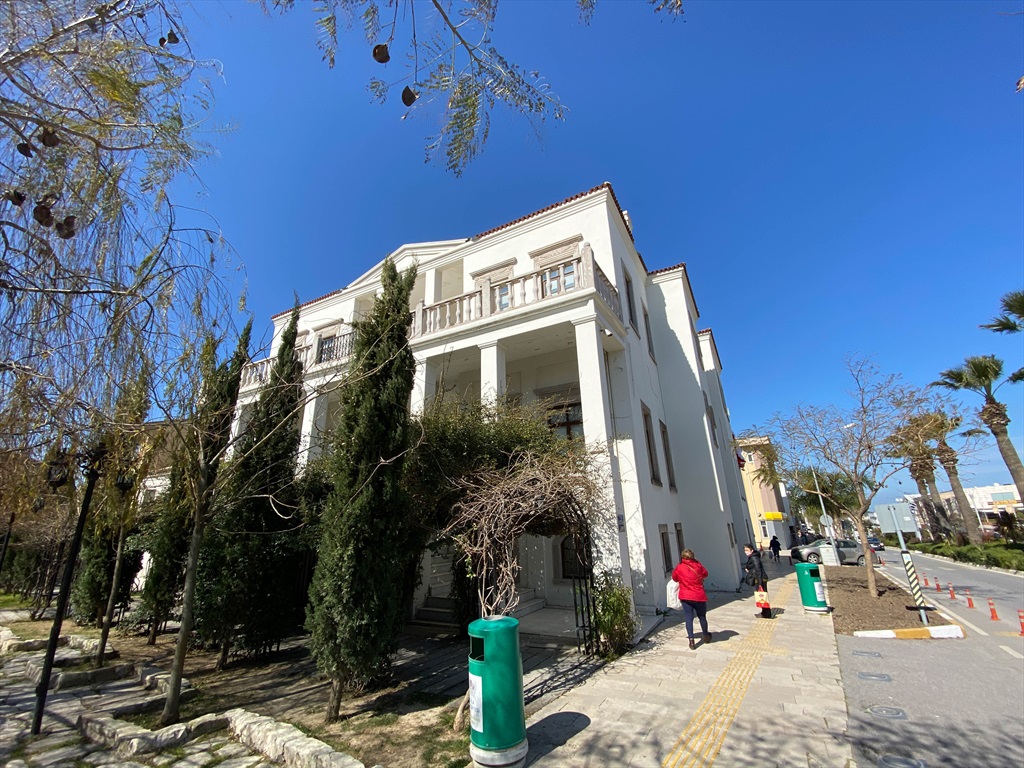 Urla Tarihi Belediye Binası Fotoğrafları