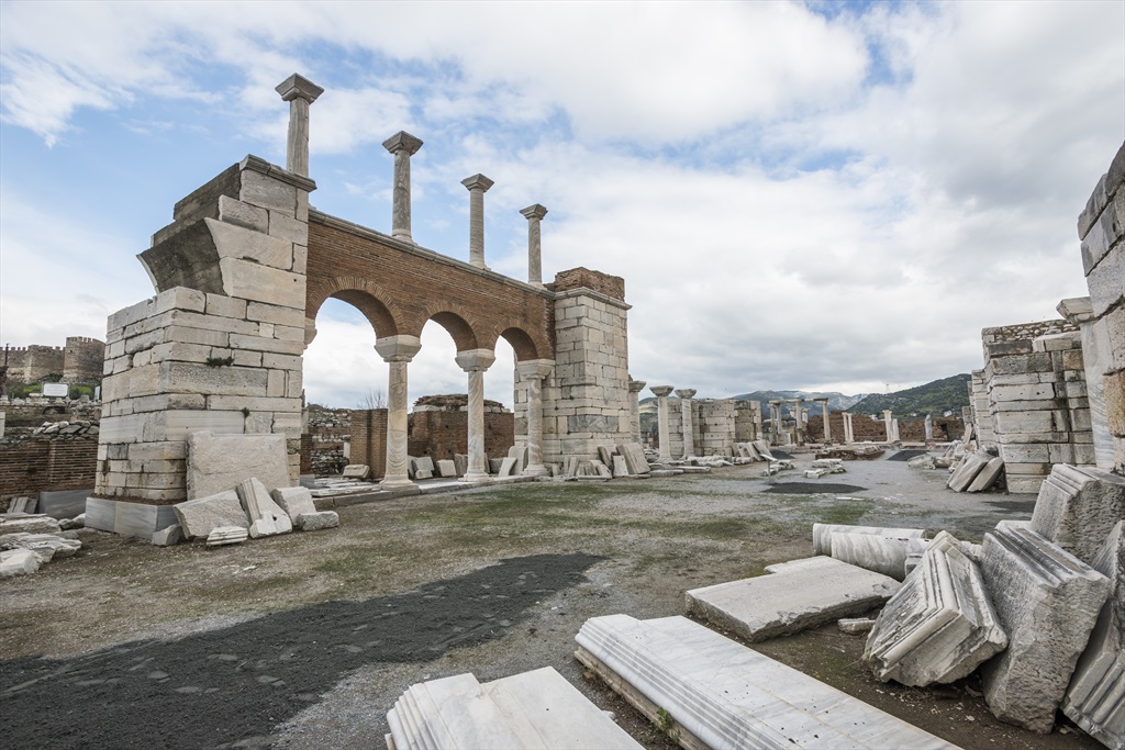 Ayasuluk Kalesi ve St. Jean Anıtı Fotoğrafları