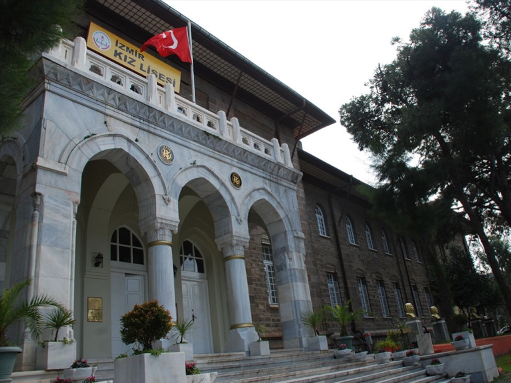 İzmir Kız Lisesi Fotoğrafları
