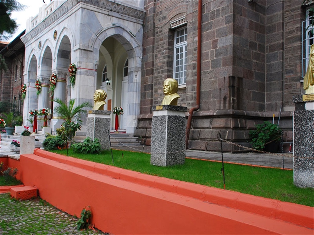 İzmir Kız Lisesi Fotoğrafları