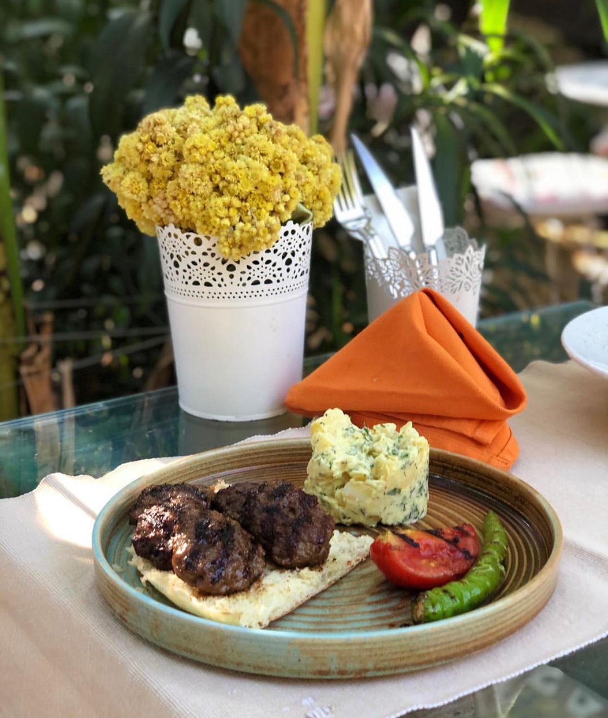 Dut Cafe Restaurant Fotoğrafları