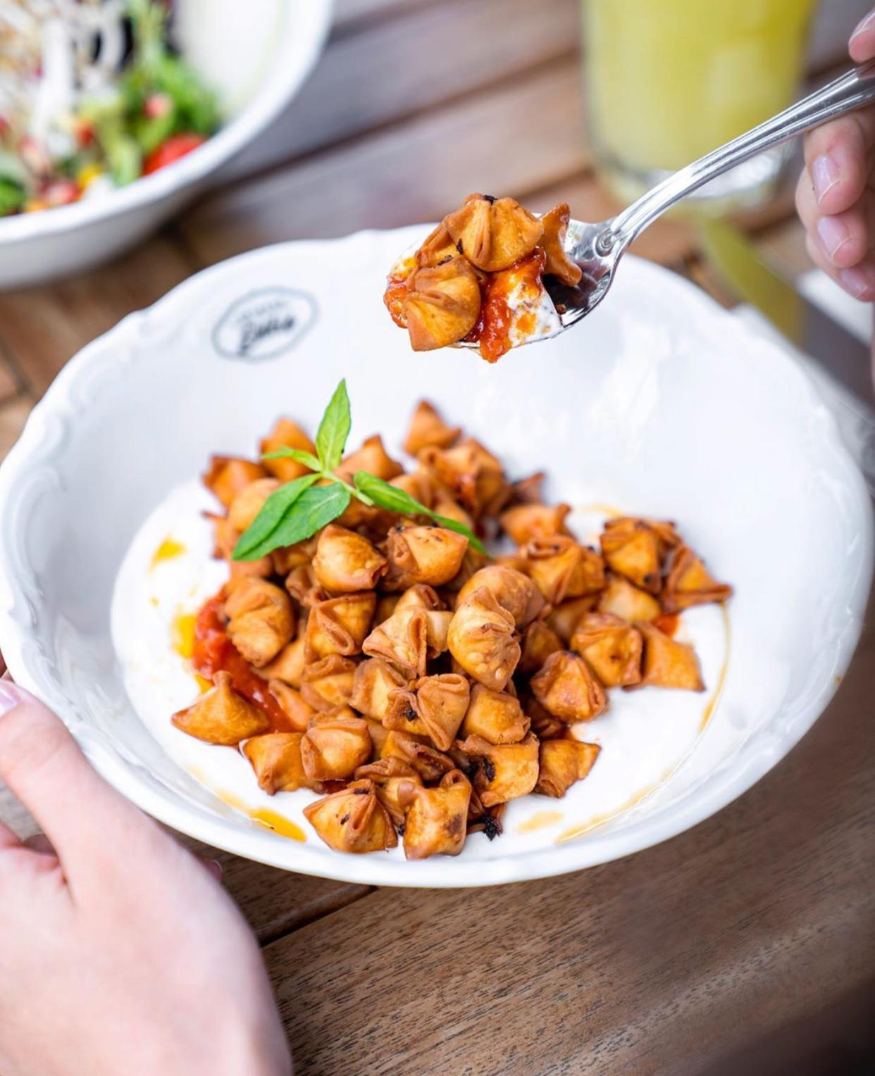 Emirgan Sütiş Point Bornova Fotoğrafları