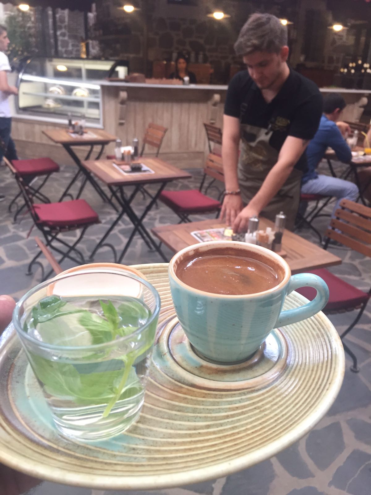 L'agora Old Town Cafe Fotoğrafları