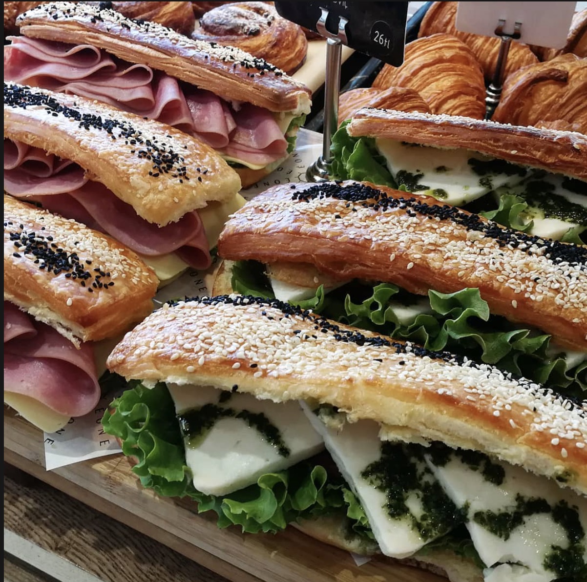 Leone Patisserie & Boulangerie Alsancak Fotoğrafları