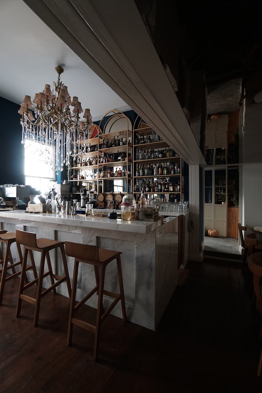 Less Ordinary Coffee + Cocktails Fotoğrafları