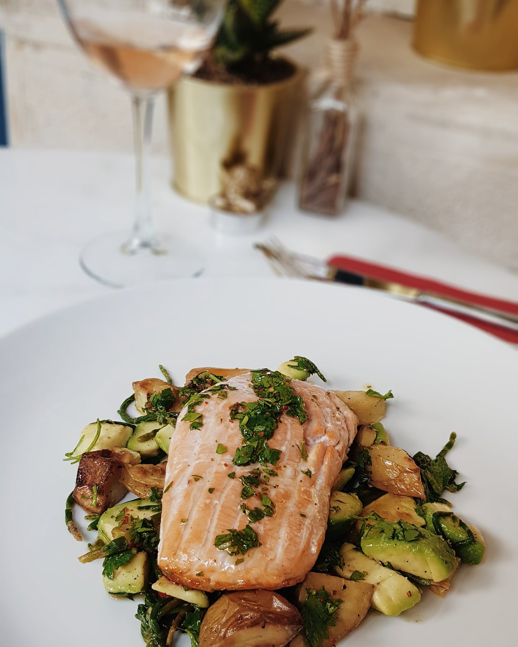 Less Ordinary Coffee + Cocktails Fotoğrafları