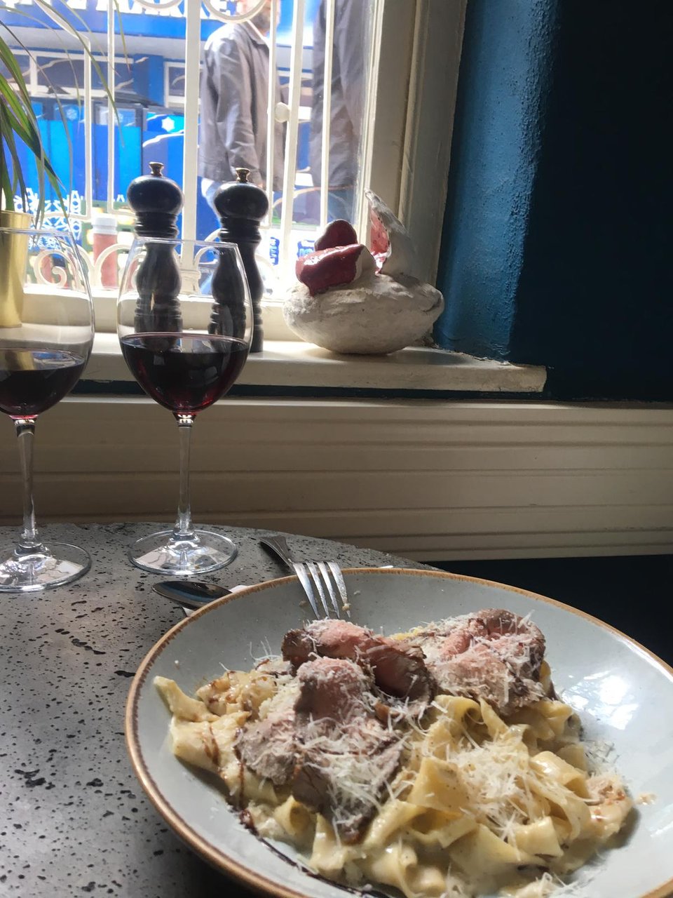 Less Ordinary Coffee + Cocktails Fotoğrafları